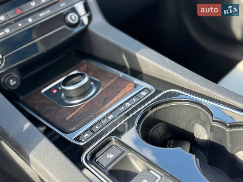 Внедорожник / Кроссовер Jaguar F-Pace 2016 в Киеве