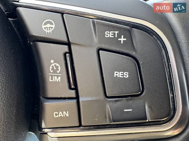 Внедорожник / Кроссовер Jaguar F-Pace 2016 в Киеве