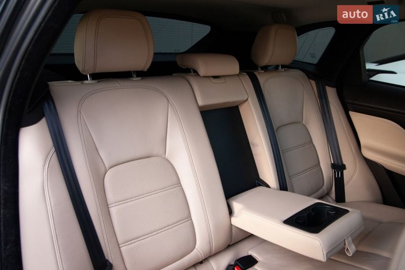 Внедорожник / Кроссовер Jaguar F-Pace 2016 в Киеве