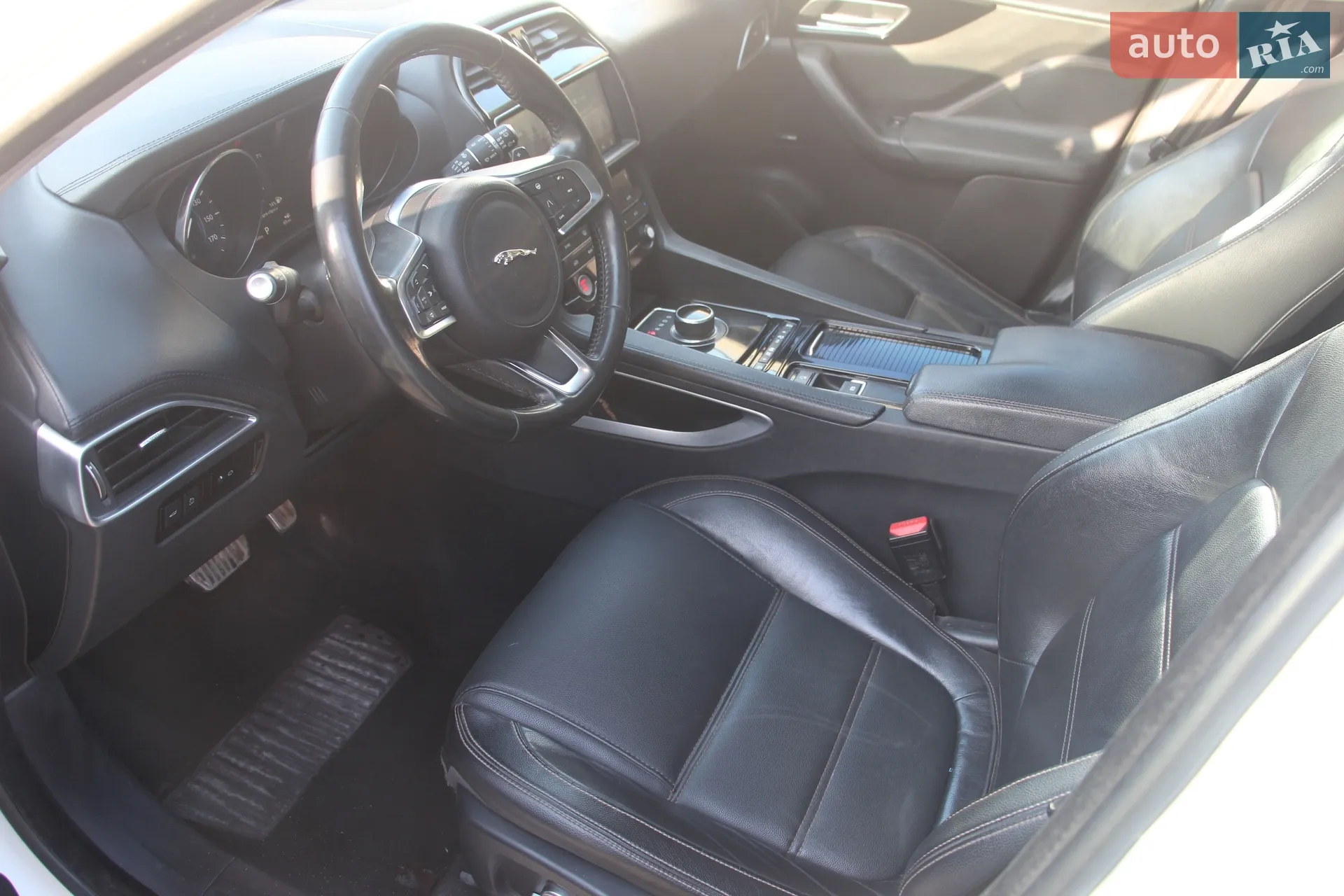 2018 Jaguar F-Pace - мініатюра 16