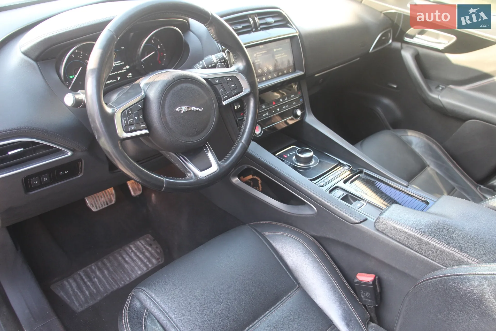 2018 Jaguar F-Pace - мініатюра 15