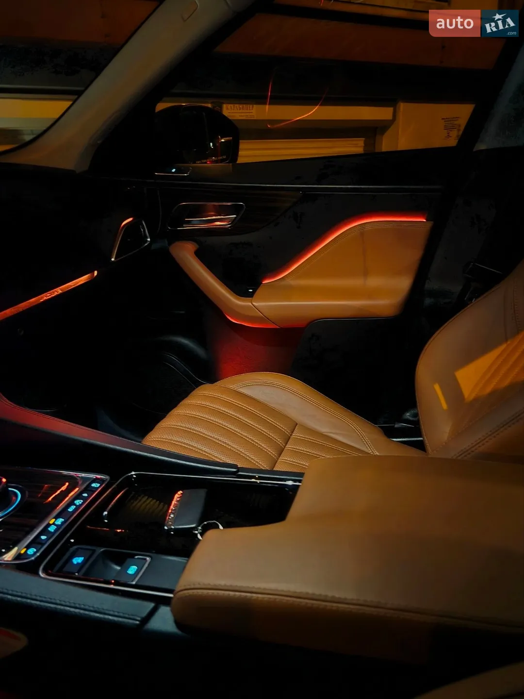2016 Jaguar F-Pace - мініатюра 21