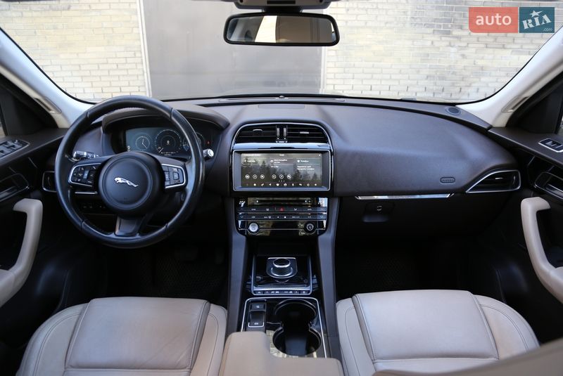 Внедорожник / Кроссовер Jaguar F-Pace 2016 в Киеве