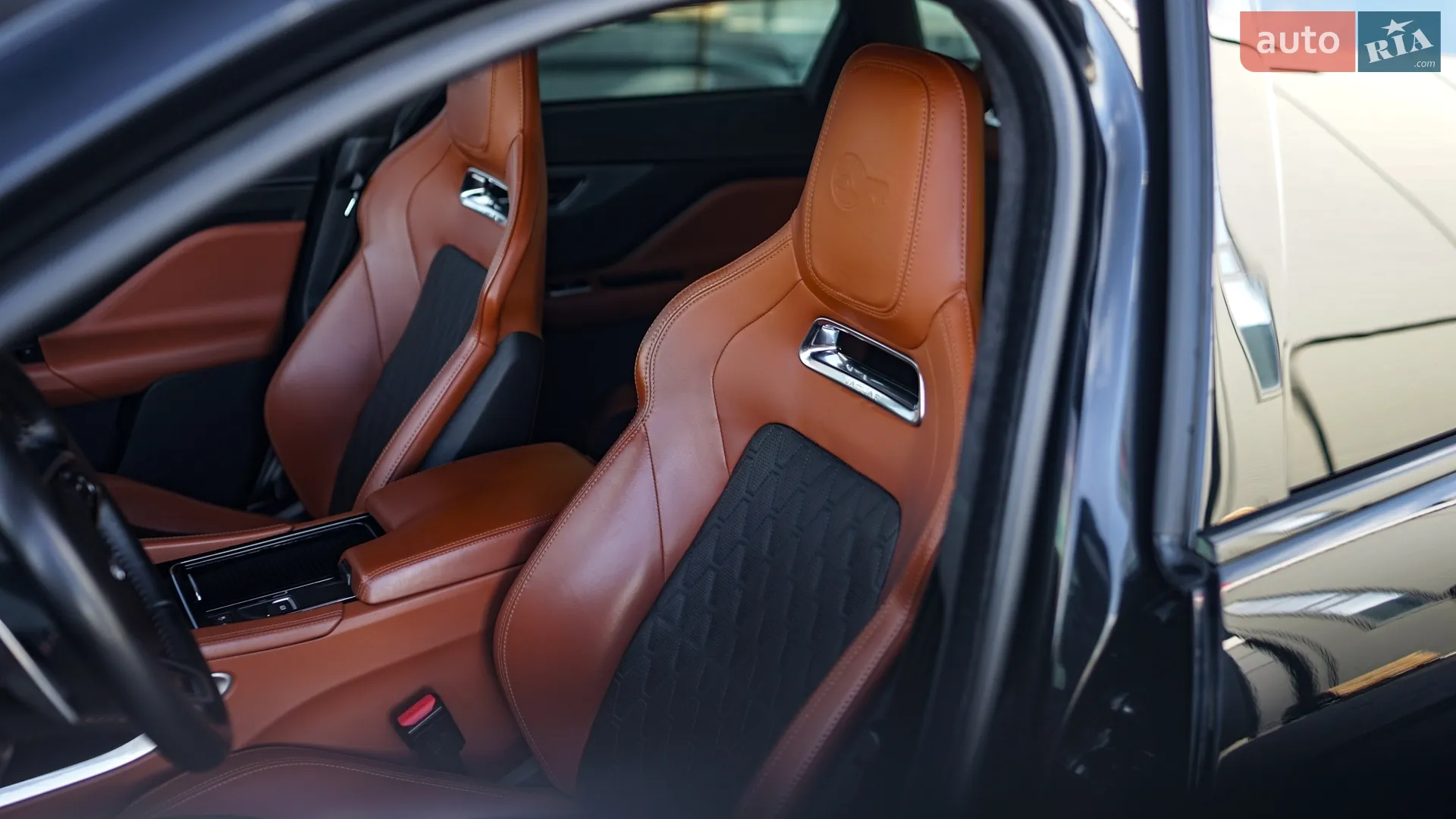 2019 Jaguar F-Pace - мініатюра 16