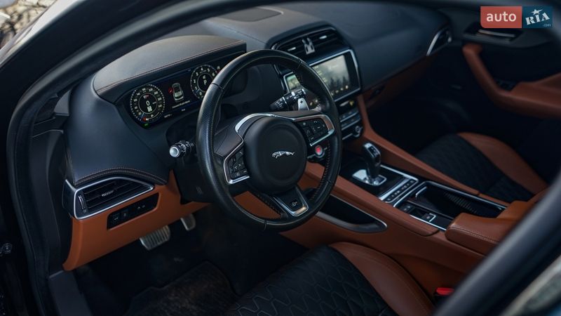 Позашляховик / Кросовер Jaguar F-Pace 2019 в Львові