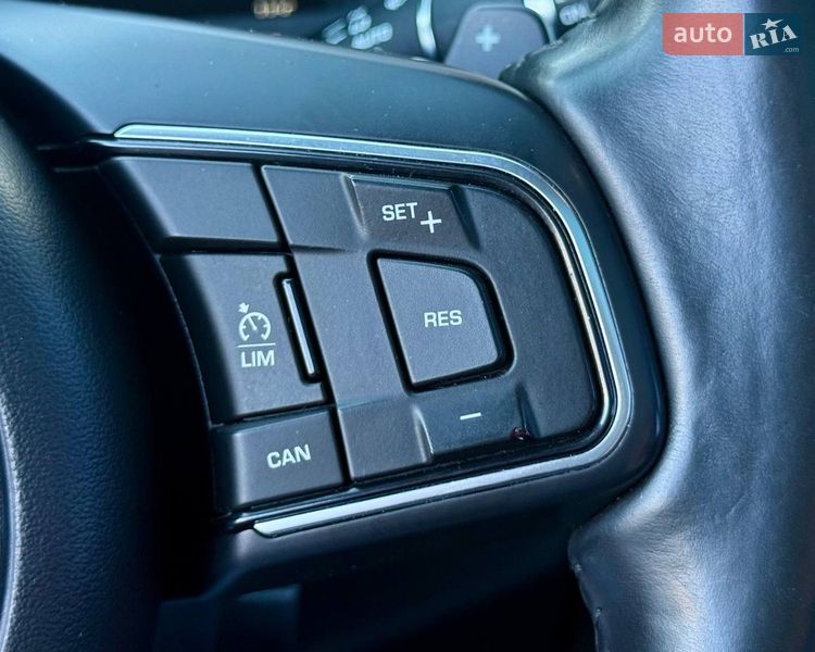 Внедорожник / Кроссовер Jaguar F-Pace 2016 в Киеве