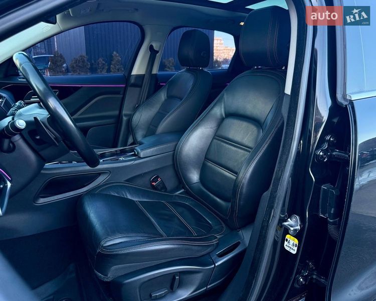 Внедорожник / Кроссовер Jaguar F-Pace 2016 в Киеве