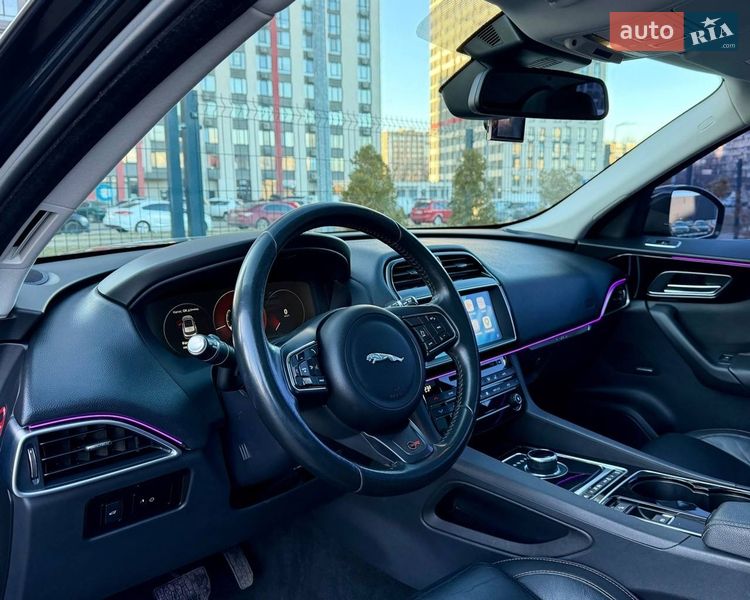 Внедорожник / Кроссовер Jaguar F-Pace 2016 в Киеве