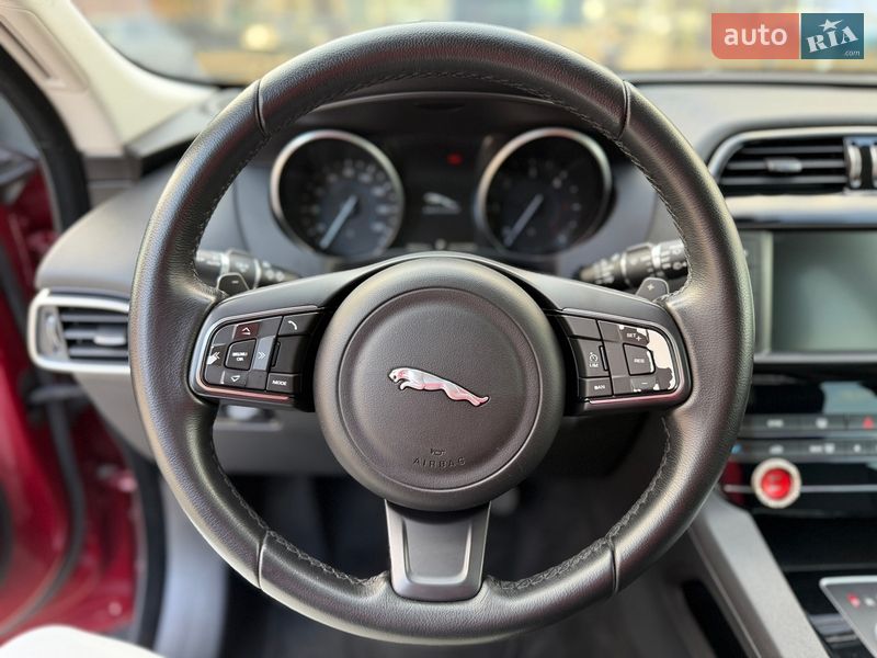 Внедорожник / Кроссовер Jaguar F-Pace 2016 в Киеве