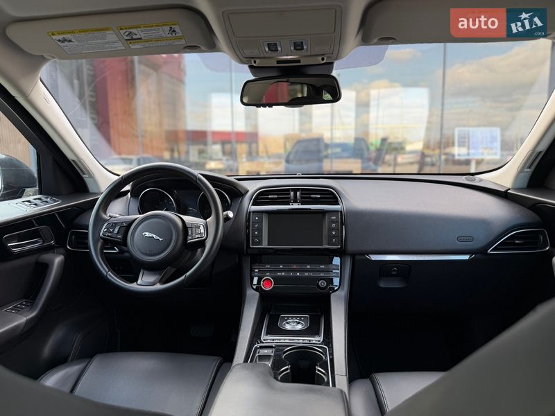 Внедорожник / Кроссовер Jaguar F-Pace 2016 в Киеве