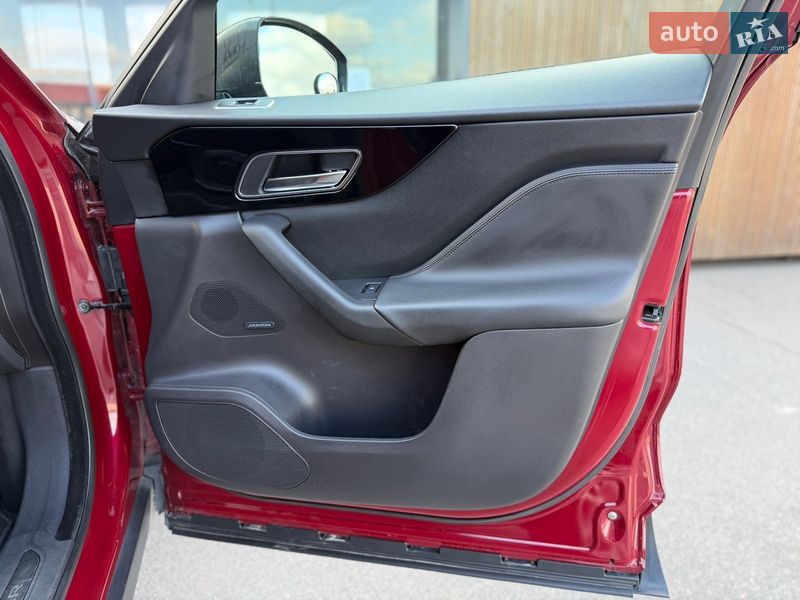 Внедорожник / Кроссовер Jaguar F-Pace 2016 в Киеве