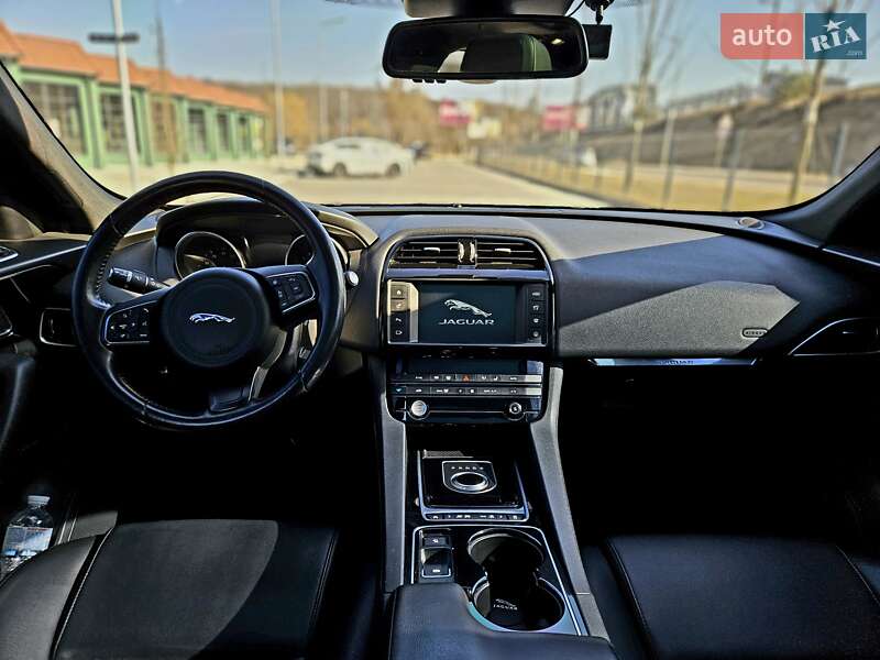 Внедорожник / Кроссовер Jaguar F-Pace 2017 в Киеве