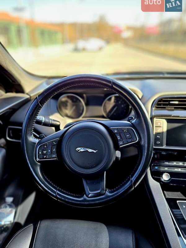 Внедорожник / Кроссовер Jaguar F-Pace 2017 в Киеве