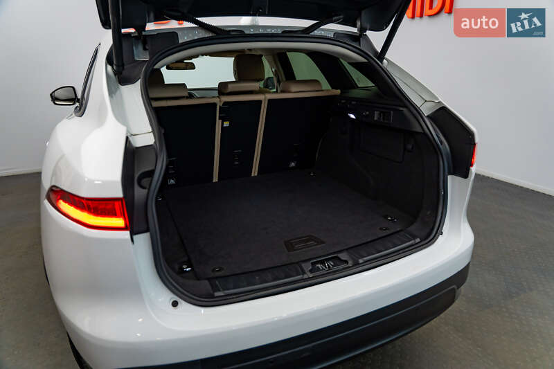 Внедорожник / Кроссовер Jaguar F-Pace 2017 в Киеве