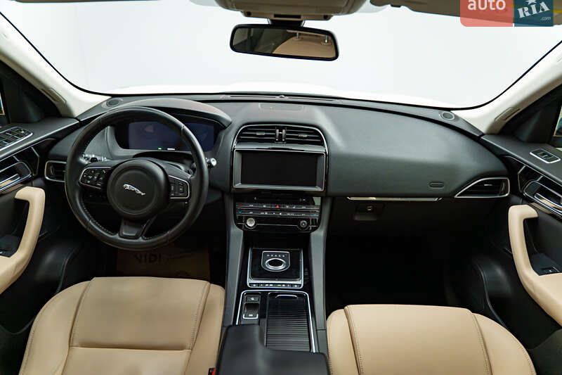 Внедорожник / Кроссовер Jaguar F-Pace 2017 в Киеве