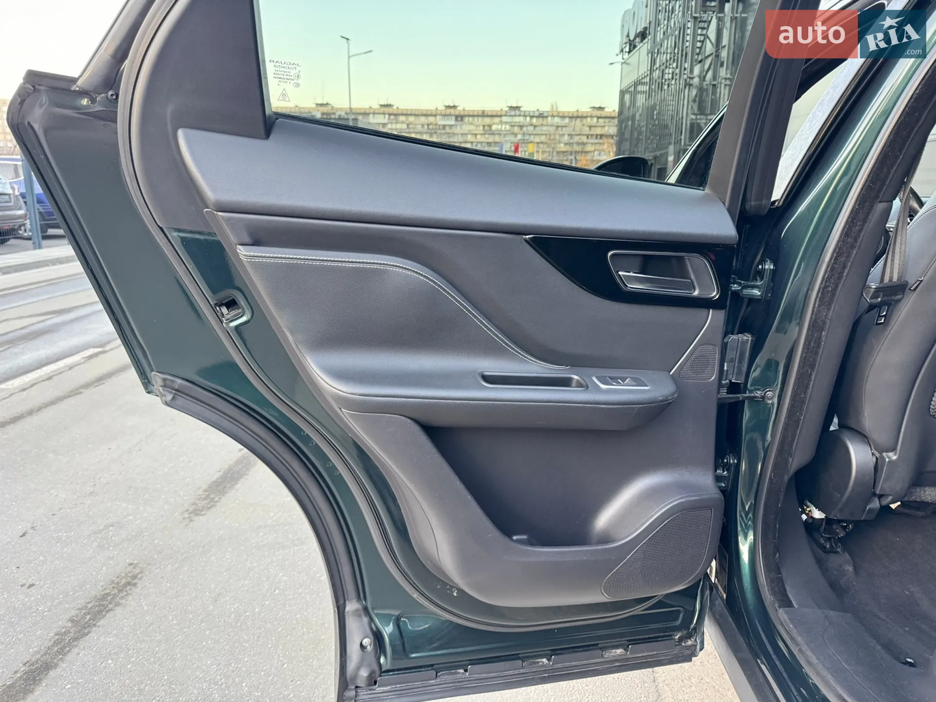 2016 Jaguar F-Pace - мініатюра 54
