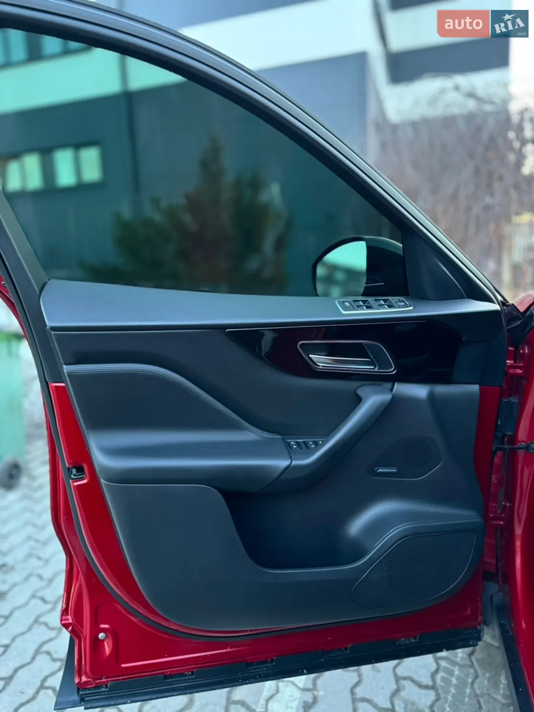 2016 Jaguar F-Pace - мініатюра 35