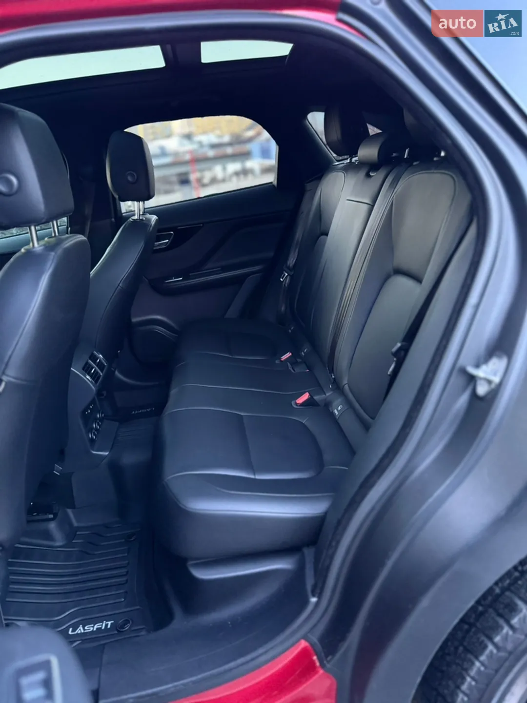 2016 Jaguar F-Pace - мініатюра 38