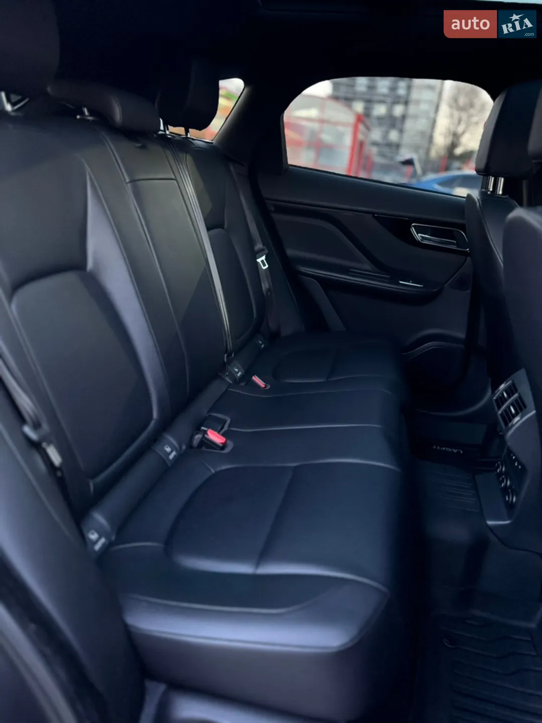2016 Jaguar F-Pace - мініатюра 47