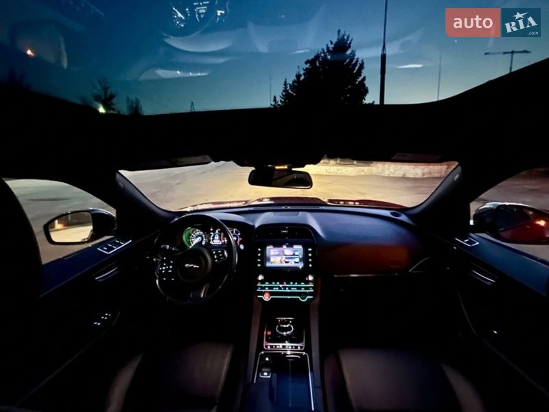 Позашляховик / Кросовер Jaguar F-Pace 2016 в Львові