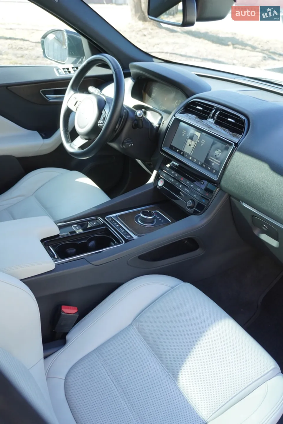 2016 Jaguar F-Pace - мініатюра 12