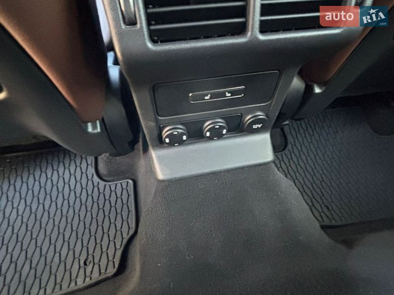 Внедорожник / Кроссовер Jaguar F-Pace 2016 в Кривом Роге фото 27 Внедорожник / Кроссовер Jaguar F-Pace 2016 в Кривом Роге