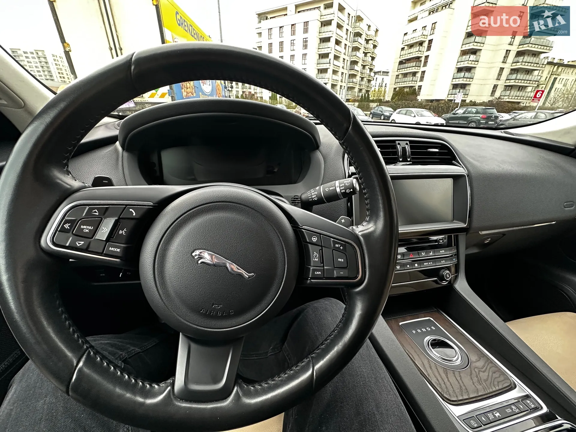2018 Jaguar F-Pace - мініатюра 30