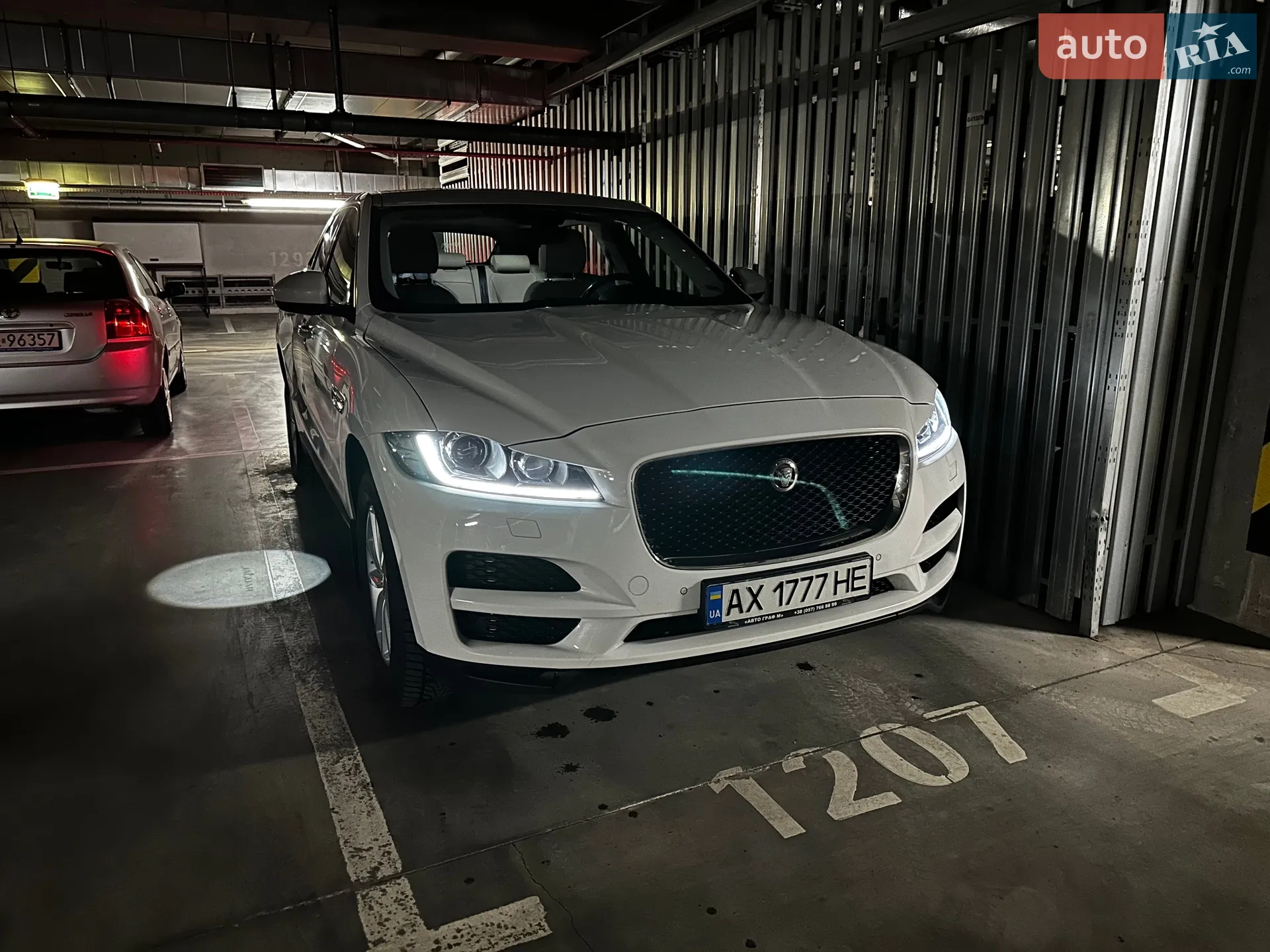 2018 Jaguar F-Pace - мініатюра 45