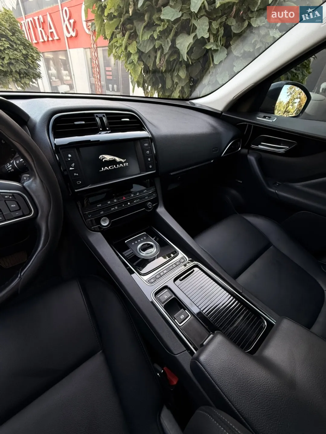 2018 Jaguar F-Pace - мініатюра 23