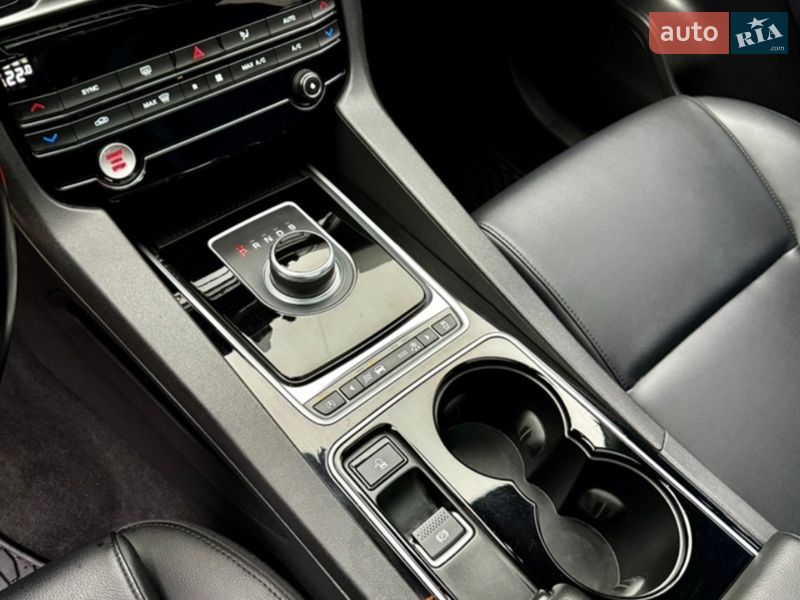 Позашляховик / Кросовер Jaguar F-Pace 2016 в Києві фото 27 Позашляховик / Кросовер Jaguar F-Pace 2016 в Києві