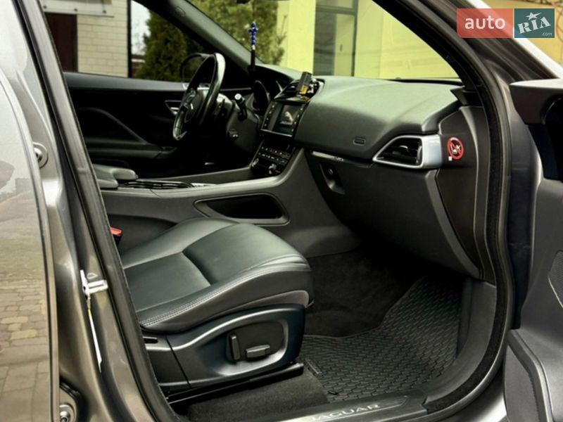 Позашляховик / Кросовер Jaguar F-Pace 2016 в Києві фото 35 Позашляховик / Кросовер Jaguar F-Pace 2016 в Києві
