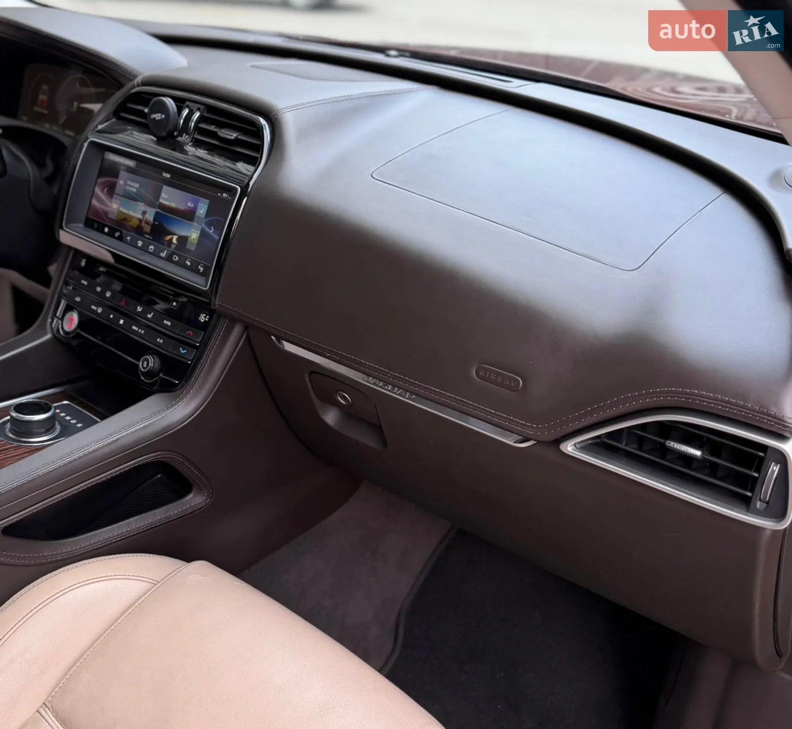 2016 Jaguar F-Pace - мініатюра 14
