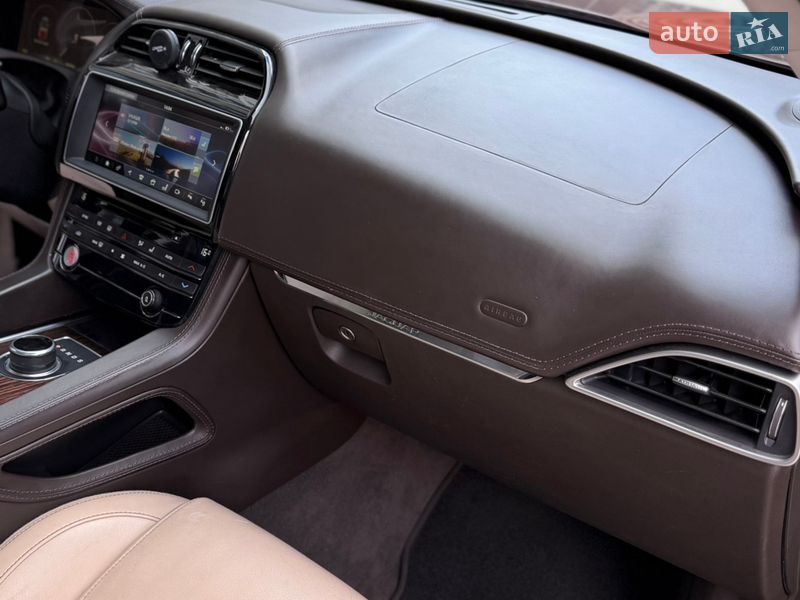 Внедорожник / Кроссовер Jaguar F-Pace 2016 в Киеве фото 14 Внедорожник / Кроссовер Jaguar F-Pace 2016 в Киеве