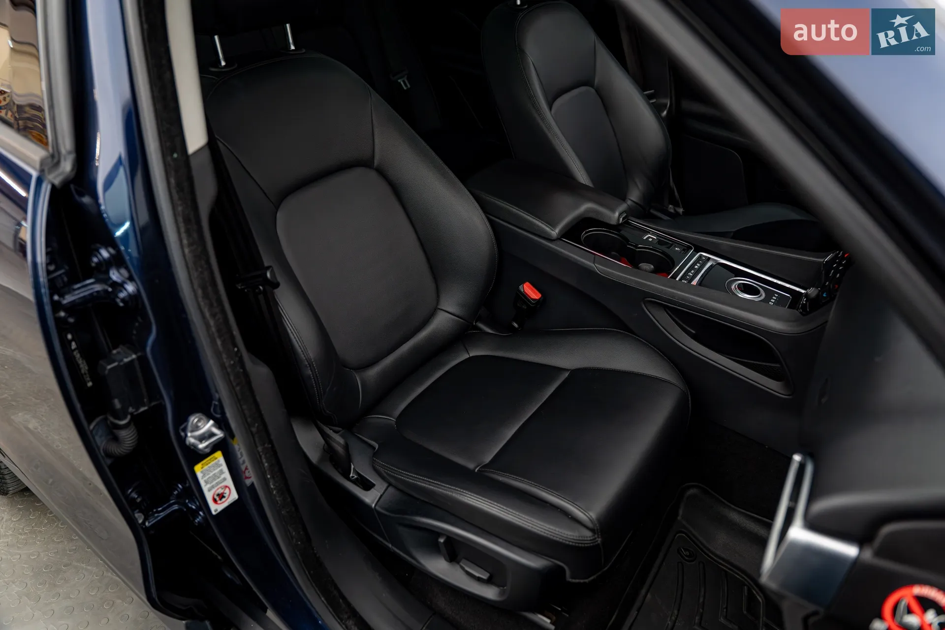 2016 Jaguar F-Pace - мініатюра 20