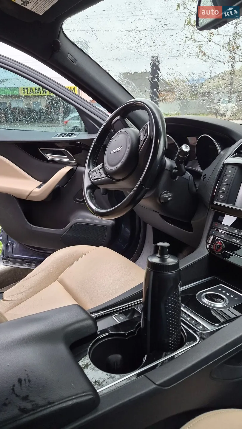 2016 Jaguar F-Pace - мініатюра 3