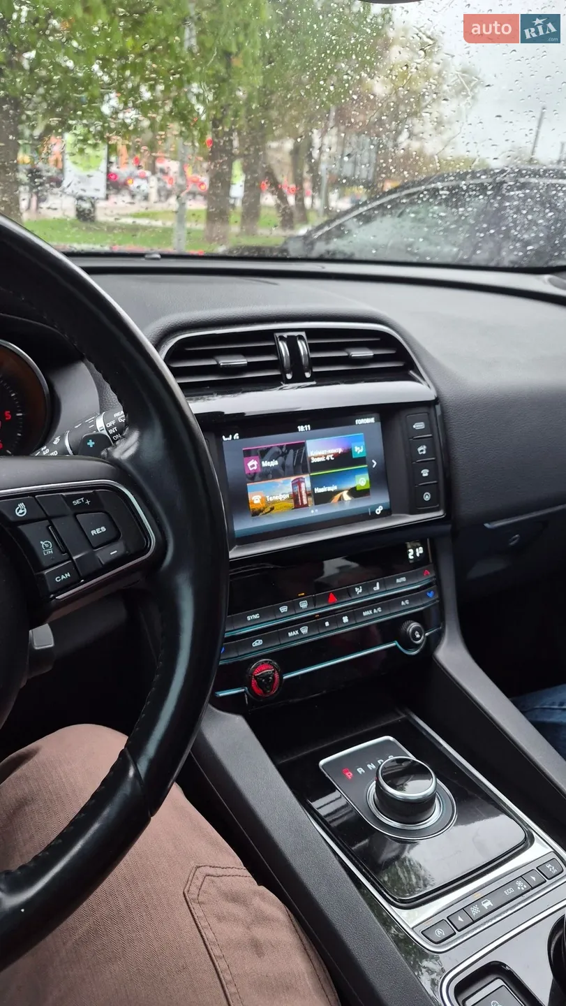 2016 Jaguar F-Pace - мініатюра 5