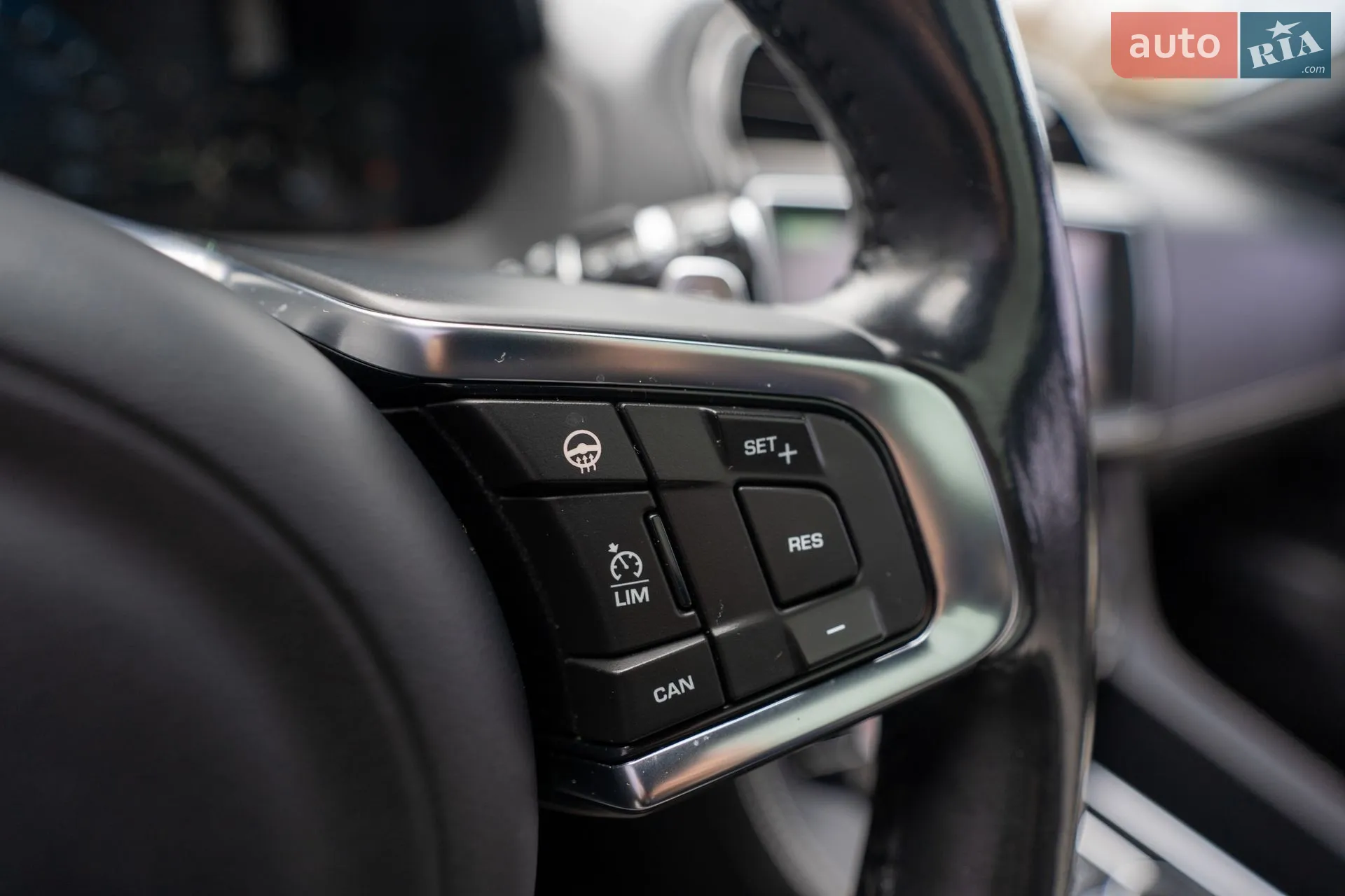 2017 Jaguar F-Pace - мініатюра 35