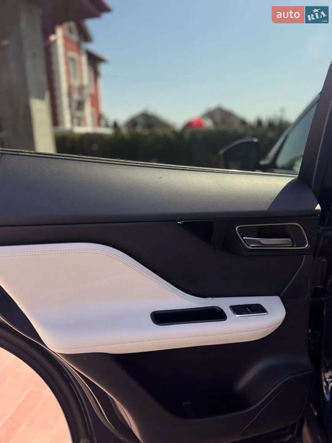 2017 Jaguar F-Pace - мініатюра 14
