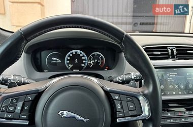 Позашляховик / Кросовер Jaguar F-Pace 2016 в Києві