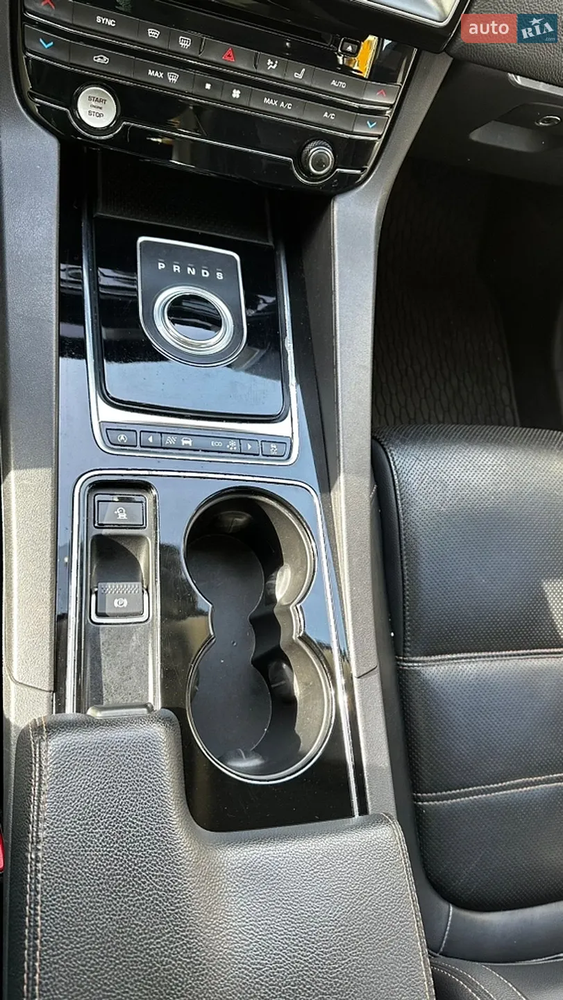 2016 Jaguar F-Pace - мініатюра 17