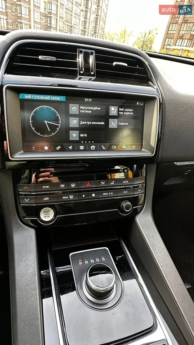 2016 Jaguar F-Pace - мініатюра 30
