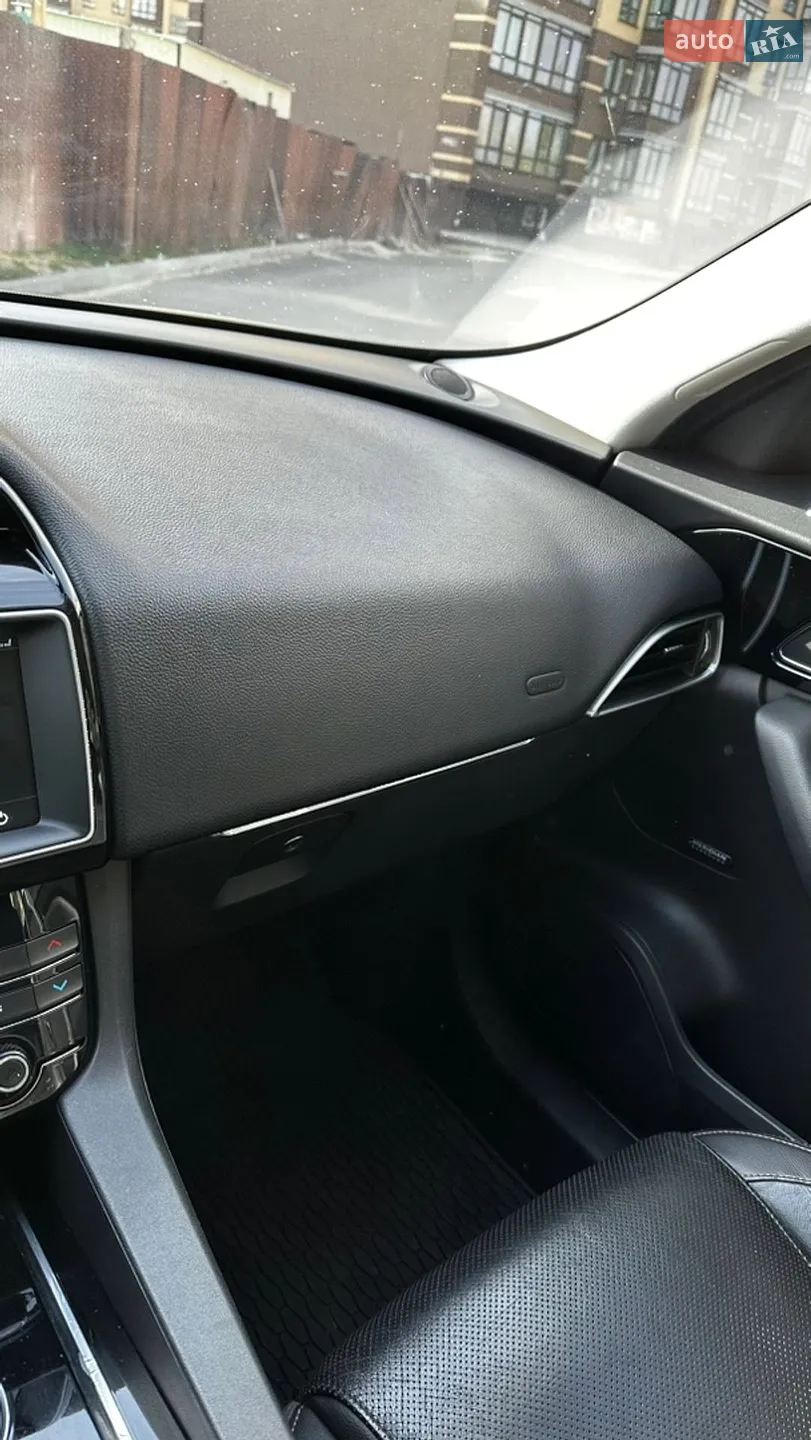 2016 Jaguar F-Pace - мініатюра 34