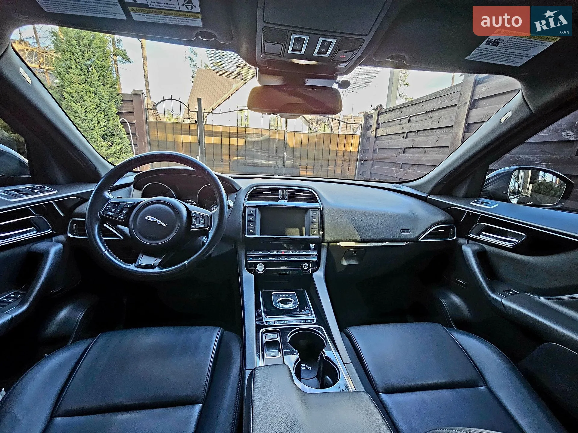2017 Jaguar F-Pace - мініатюра 4