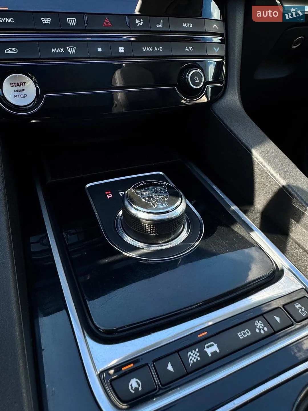 2016 Jaguar F-Pace - мініатюра 37