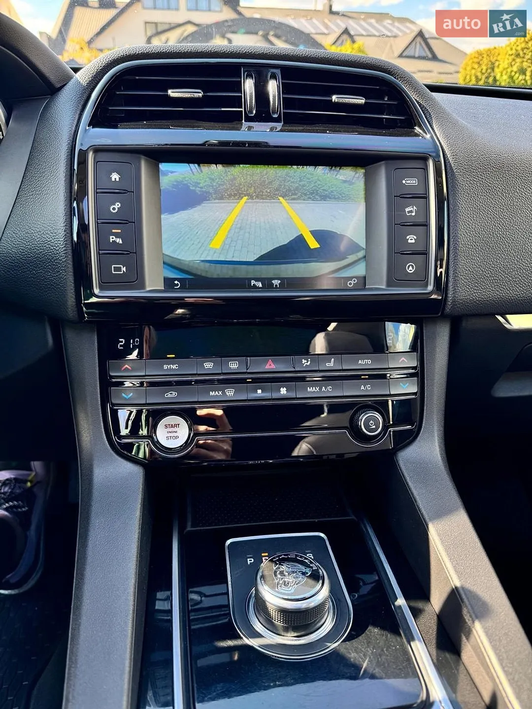 2016 Jaguar F-Pace - мініатюра 40