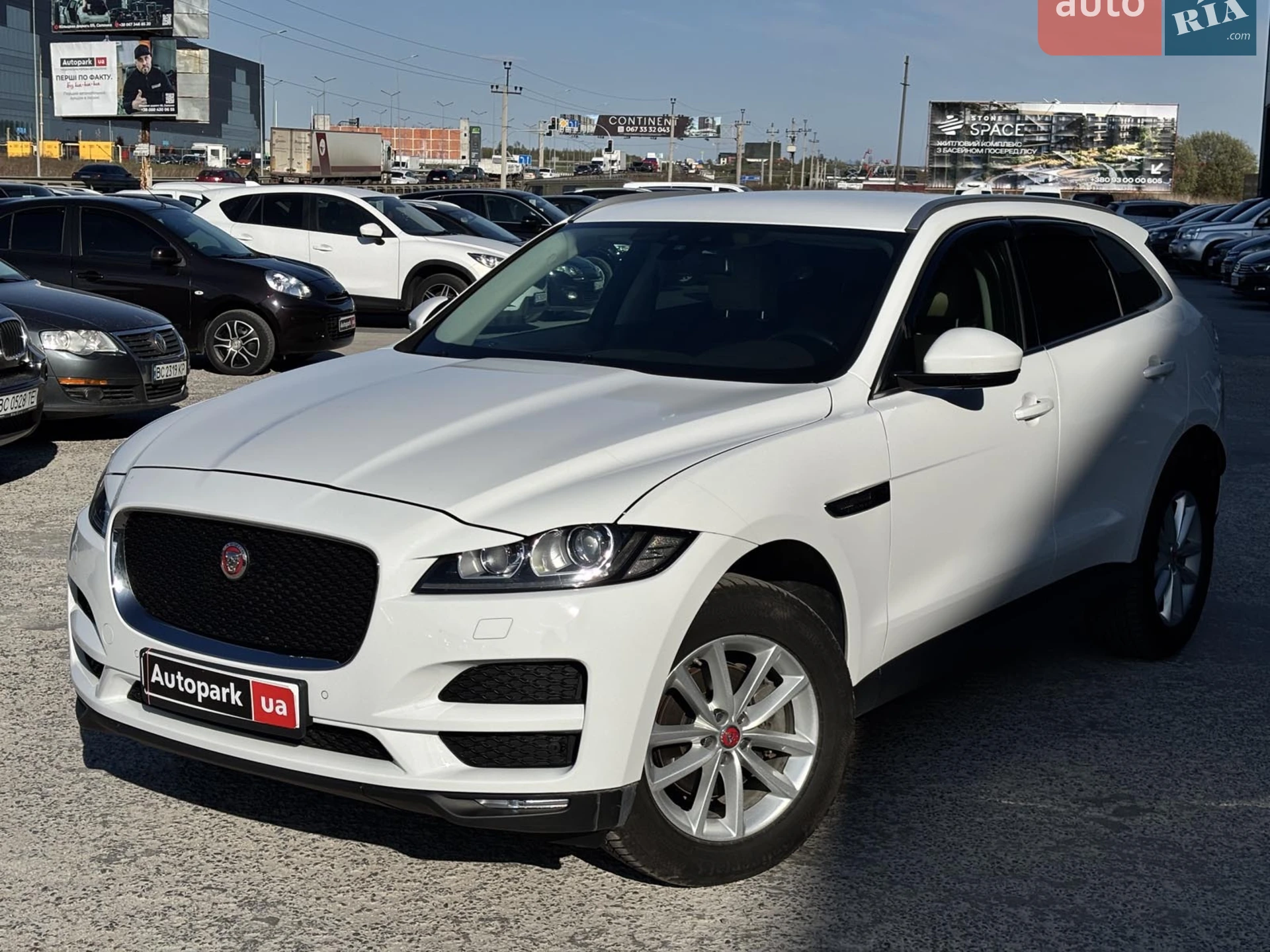 2017 Jaguar F-Pace - мініатюра 4