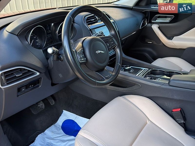 Внедорожник / Кроссовер Jaguar F-Pace 2016 в Ивано-Франковске