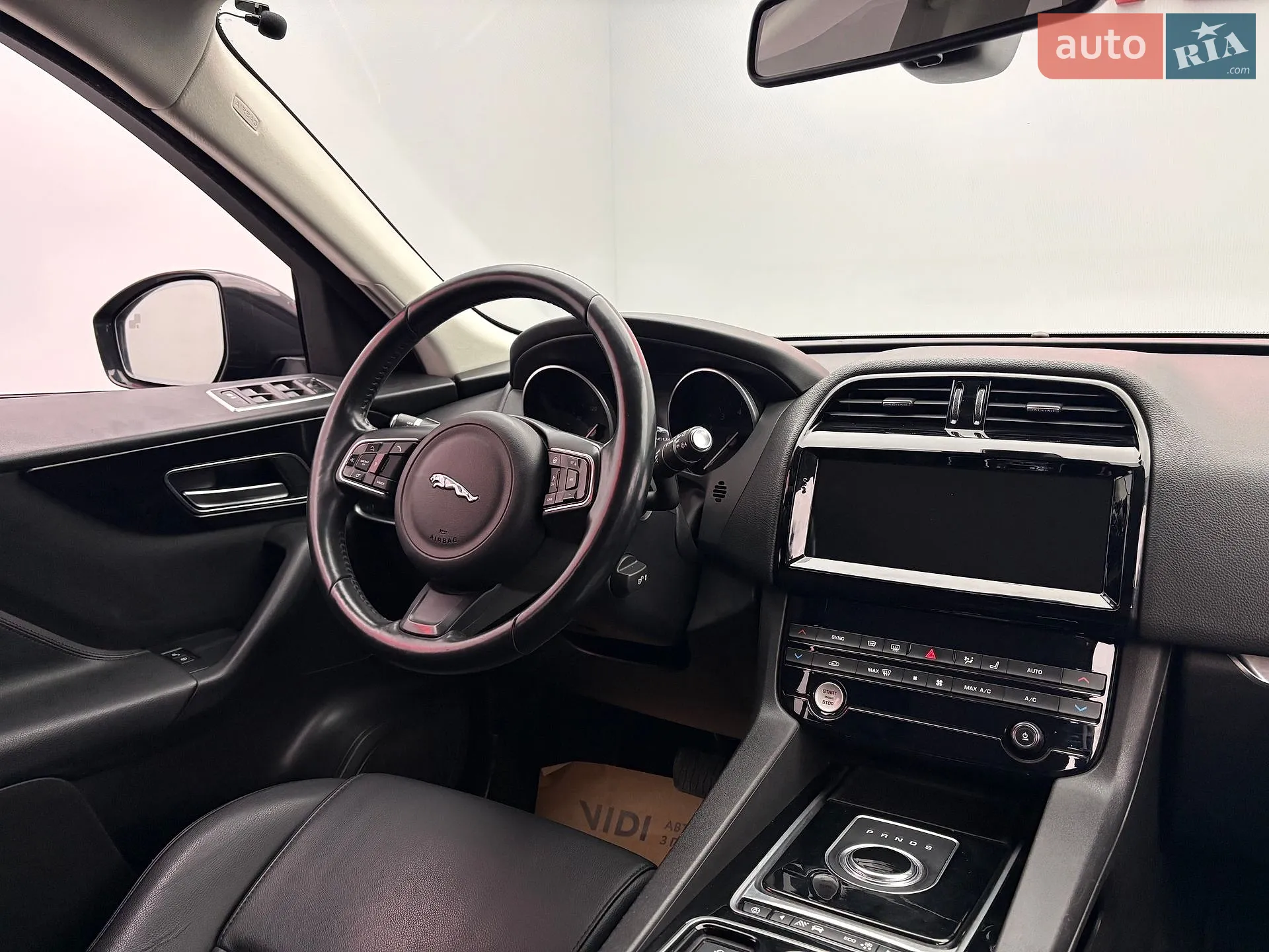 2017 Jaguar F-Pace - мініатюра 14