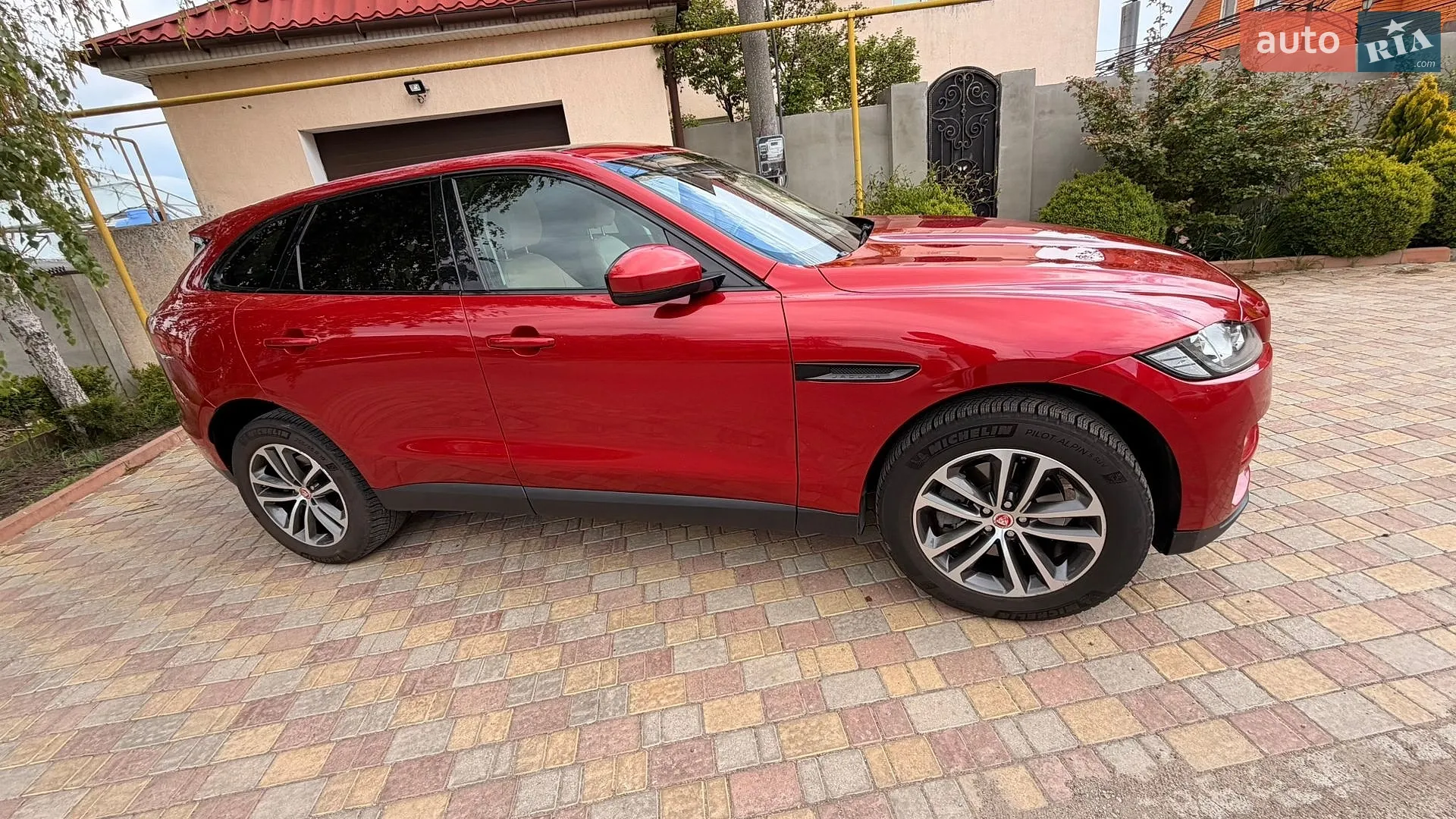2016 Jaguar F-Pace - фото 1