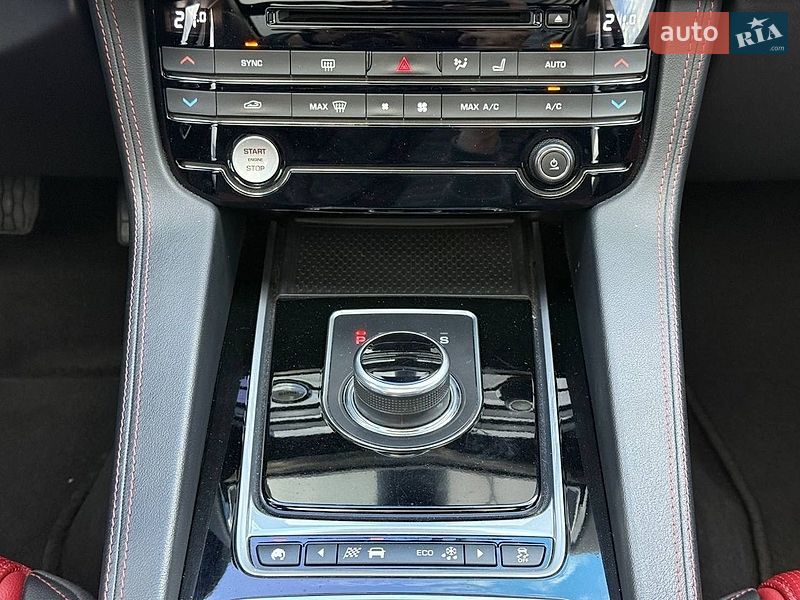 Внедорожник / Кроссовер Jaguar F-Pace 2017 в Киеве